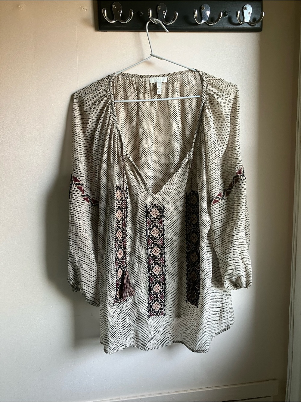 Joie - Bohemian Embroidered V-Neck Peasant Top in Cream and Black